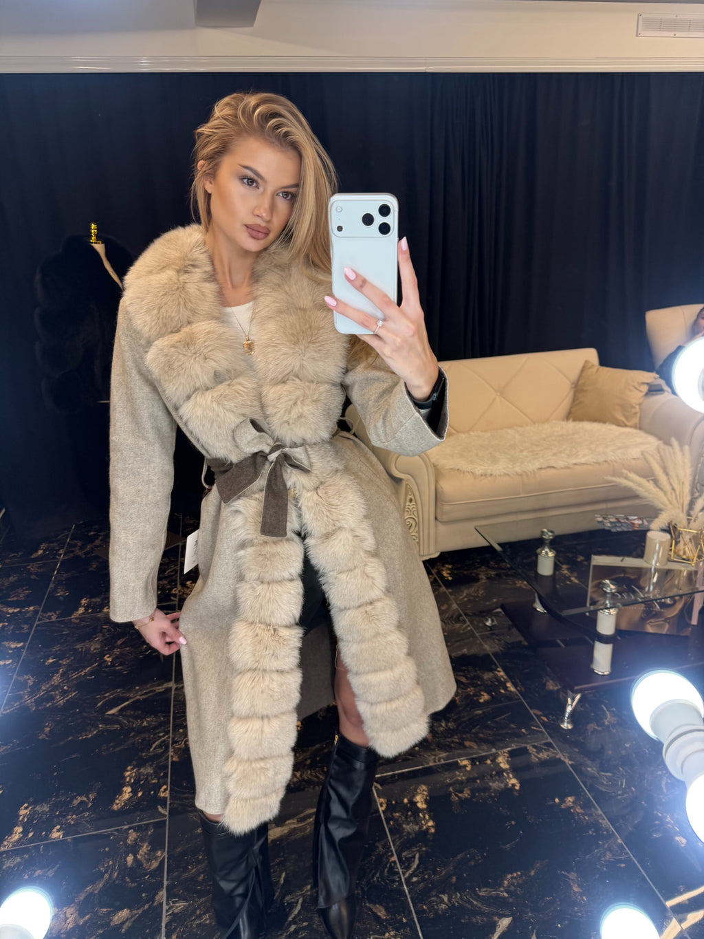 Royal beige wool