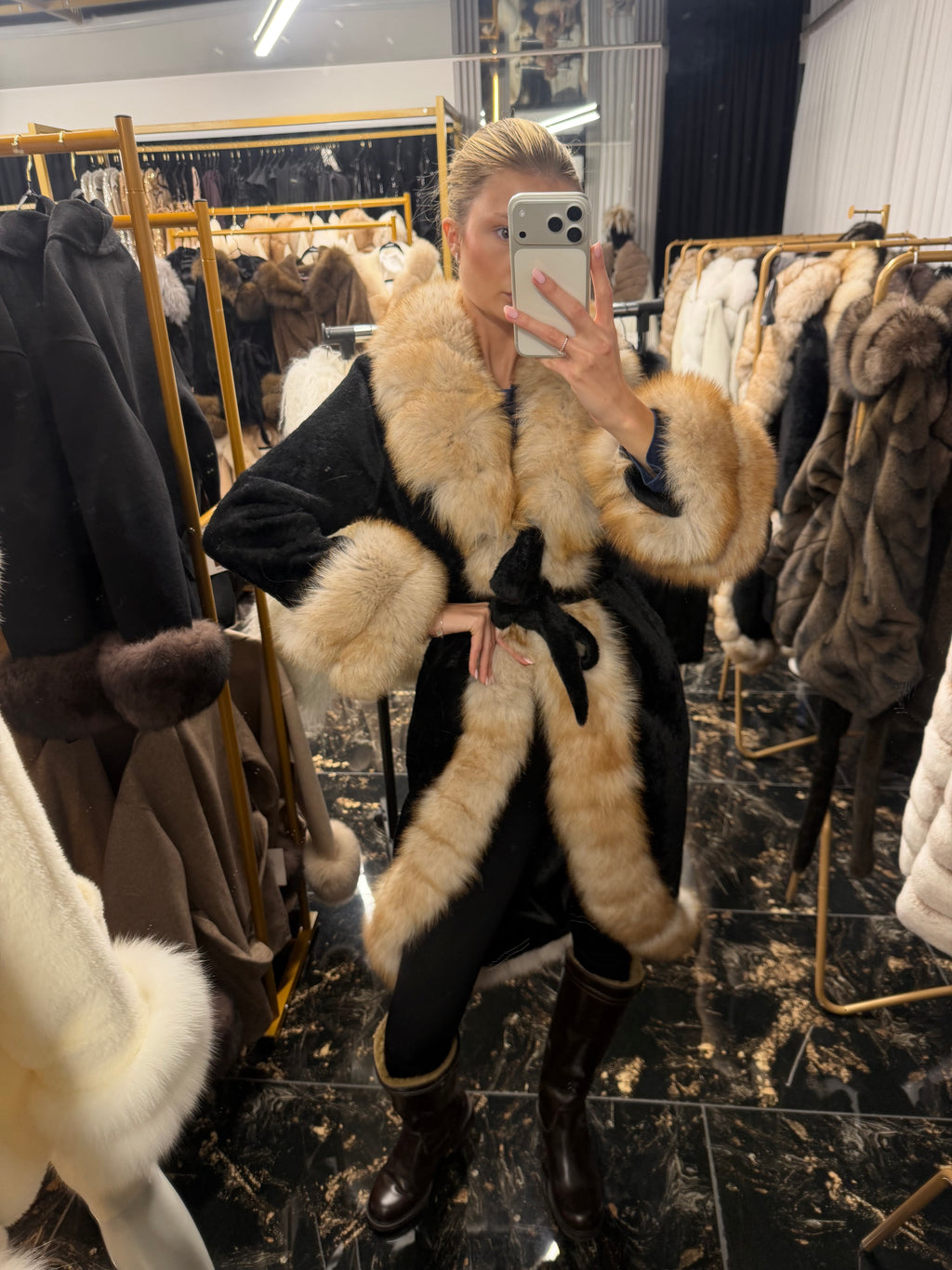 Lady black alcantara