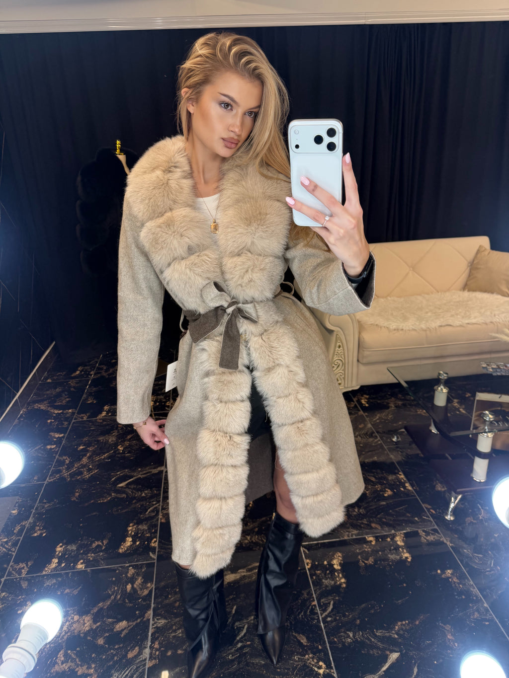 Royal beige wool