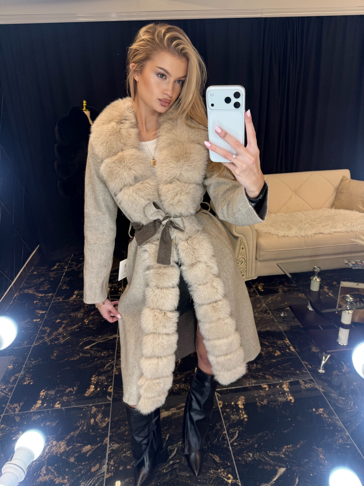 Royal beige wool