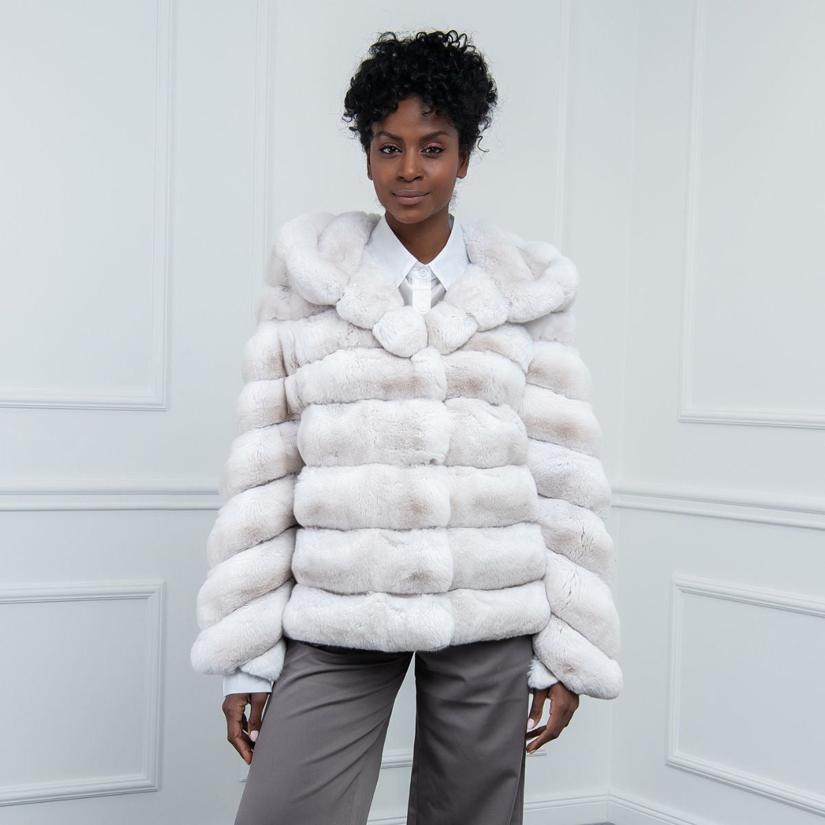 Rex chinchilla white hood